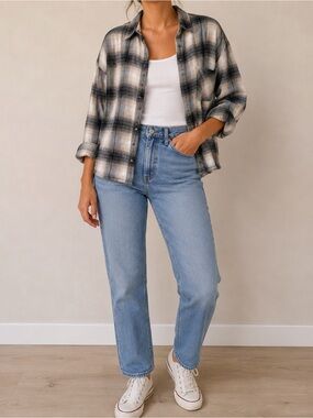 American Eagle Outfitters Black and Cream Plaid Button-Down Shirt